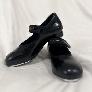 Linodes Easy Strap Kids Tap Shoe Dance Flats